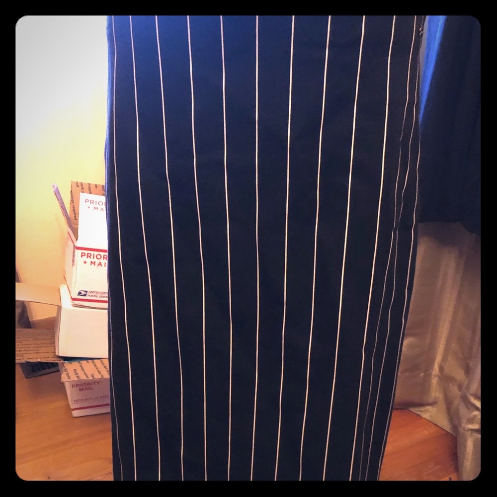 NWOT Tahari black and white stripped skirt